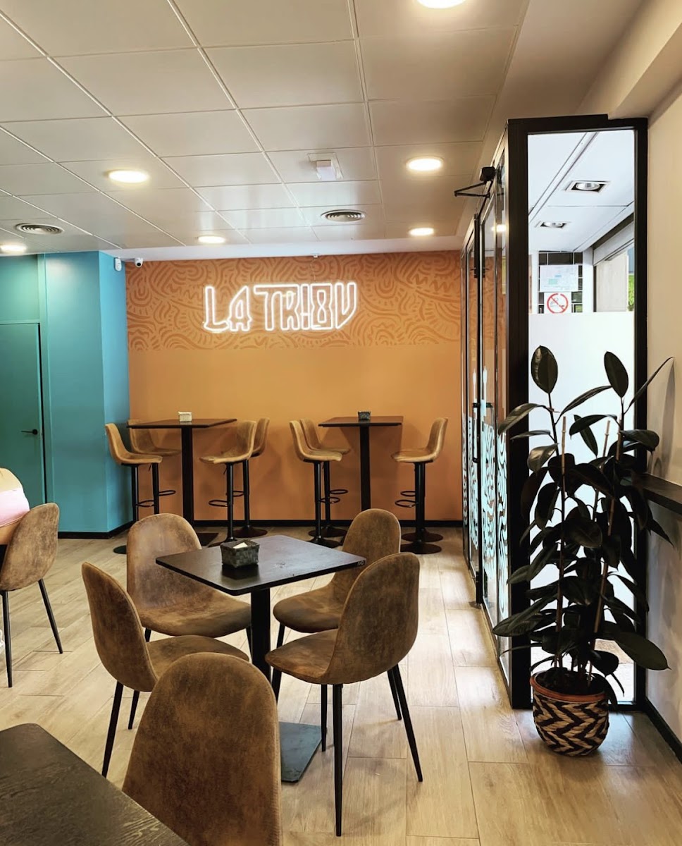 La Tribu - Desayunos, Cafés Y Copas